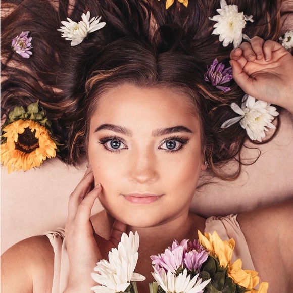 Meet your Posher, Kaylee - Picture 1 of 1